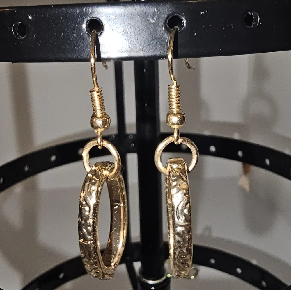 Golden Link Necklace and Earring Set